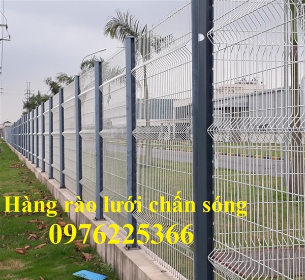 Hàng rào lưới thép cột trái đào